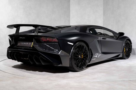 Lamborghini Aventador SV AD PERSONAM. FACTORY SATIN CARBON FIBRE EXT. COMFORT SEATS. FRONT LIFT. 4
