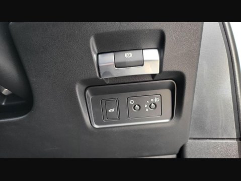 Land Rover Discovery Sport R-DYNAMIC HSE 33