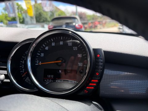 Mini Hatch 1.5 Cooper Euro 6 (s/s) 3dr 17