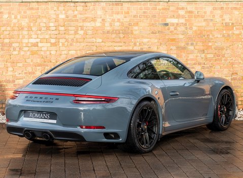 Porsche 911 (991.2) Carrera 4 GTS 7