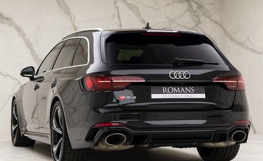 Audi RS4 Avant 24