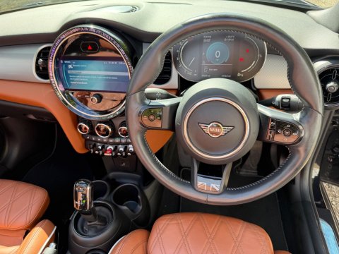 Mini Convertible COOPER EXCLUSIVE 57