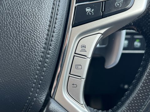 Mitsubishi Shogun Sport DI-D 4 32
