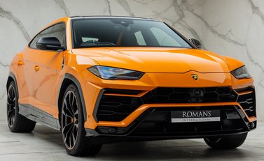 Lamborghini Urus Pearl Capsule 9