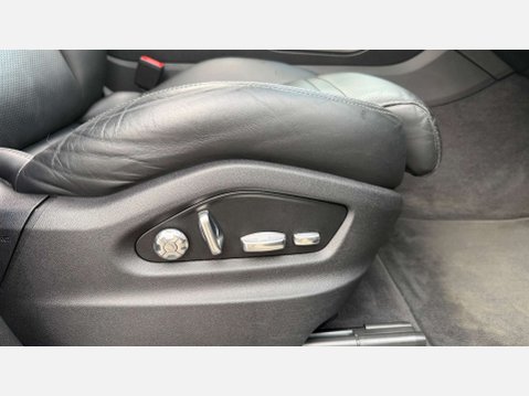 Porsche Cayenne 3.0 Cayenne V6 E-Hybrid Auto 4WD 5dr 36