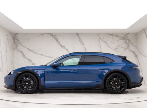 Porsche Taycan 4 CROSS TURISMO 3