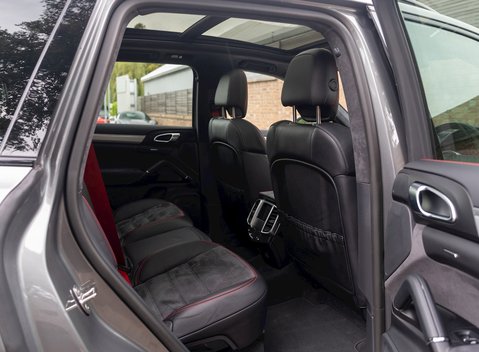 Porsche Cayenne GTS 15