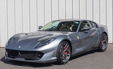 Ferrari 812 Superfast 6