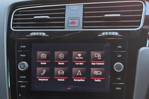 Volkswagen Golf GTI PERFORMANCE TSI DSG - PANORAMIC SUNROOF  54