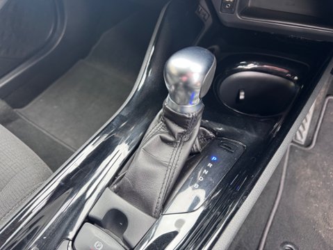 Toyota C-HR DYNAMIC 15