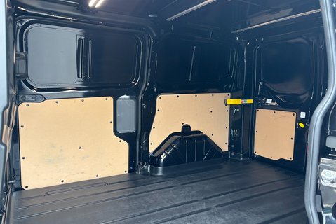 Ford Transit Custom 320 L1 170 ps MS-RT Panel Van - Nav / Adaptive Cruise 9