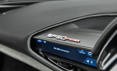 Ferrari SF90 Spider 22