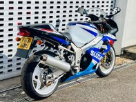 Suzuki GSX-R GSXR 1000 K1 8