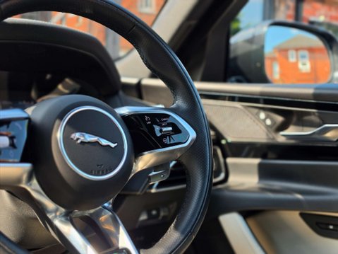Jaguar XE 2.0 XE R-Dynamic Black Auto 4dr 34