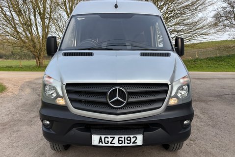 Mercedes-Benz Sprinter 319 V6 Cdi 4x4 5g-Tronic Mwb Hr Panel Van - Air Con - Direct from MOD 11
