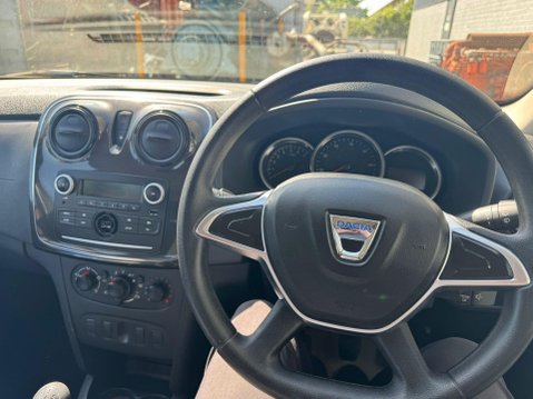 Dacia Sandero 1.0 SCe Ambiance Euro 6 5dr 28