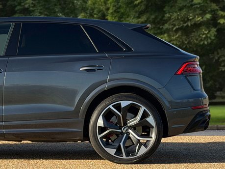 Audi Q8 RS TFSI QUATTRO VORSPRUNG MHEV 11