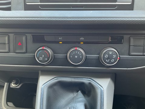Volkswagen Transporter T28 TDI P/V STARTLINE 15