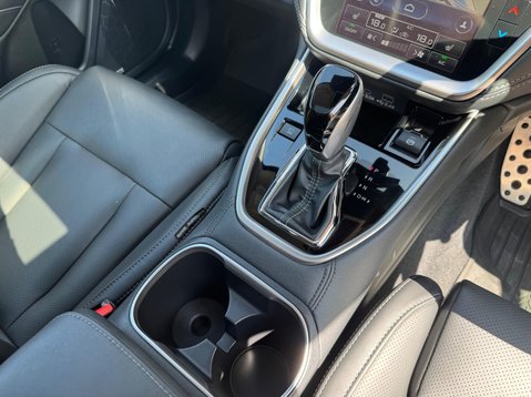 Subaru Outback TOURING 24