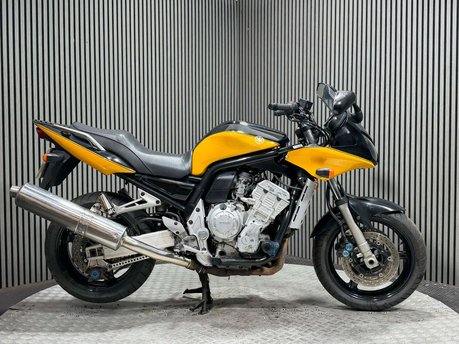 Yamaha FZS1000 FAZER 2002 HIGH MILES RUNNING PROJECT BIKE 1000CC TOURER