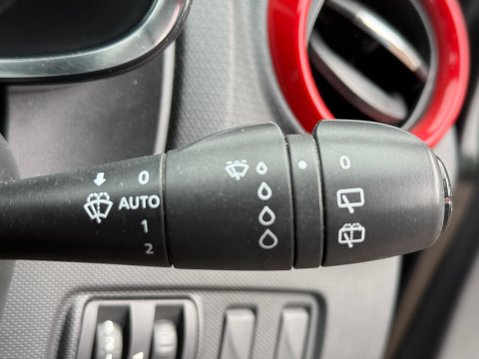 Renault Clio 1.2 16V Dynamique MediaNav Euro 5 5dr 18