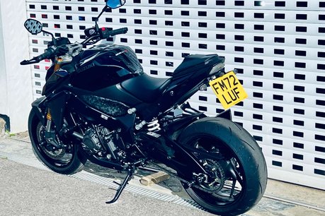 Suzuki GSX GSXS 1000 27