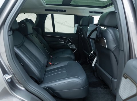 Land Rover Range Rover P530 FIRST EDITION 16