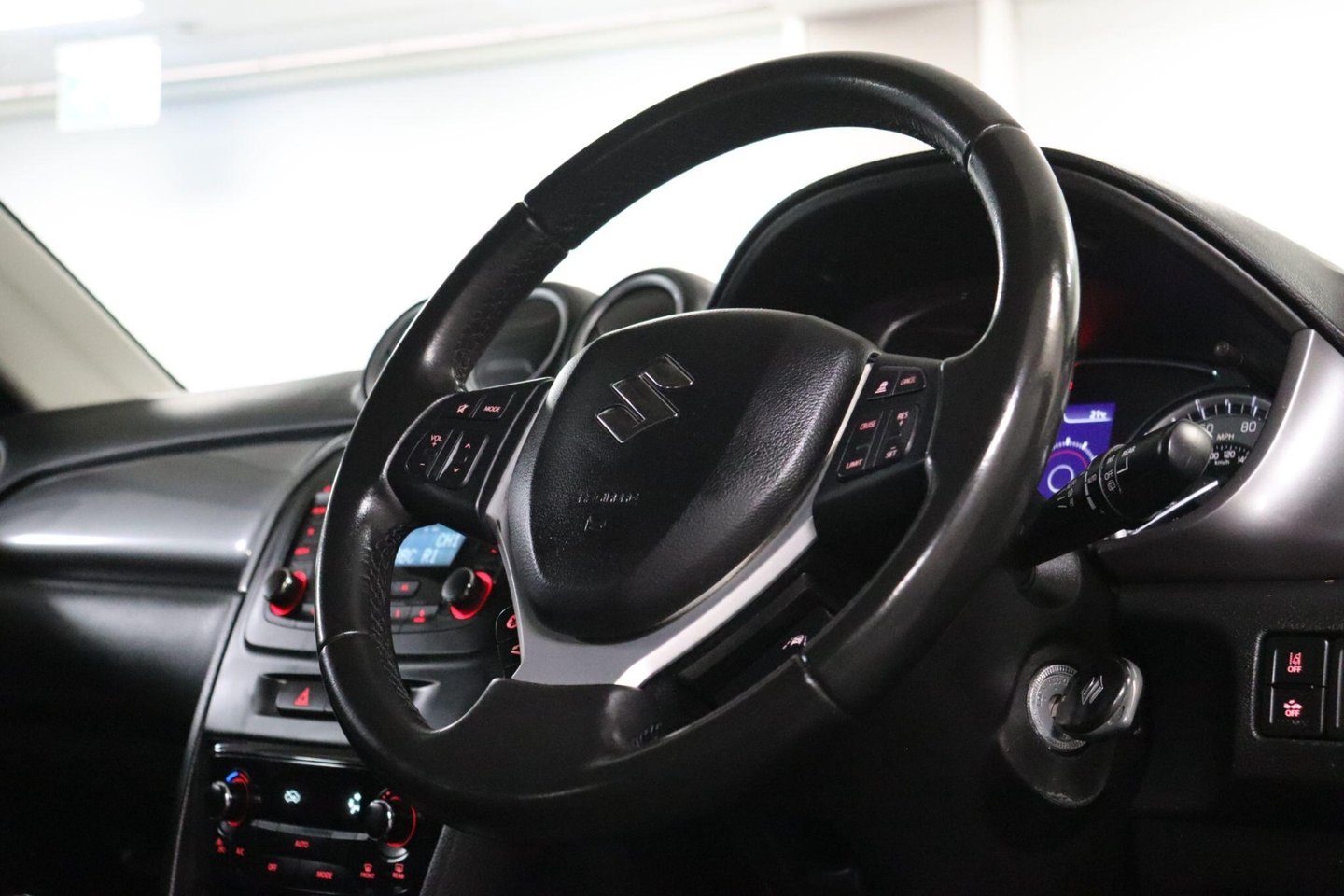 2021 Suzuki Vitara — image 10