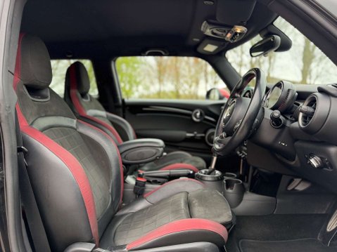 Mini Hatch 2.0 John Cooper Works Auto 3dr 4