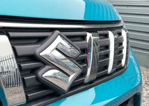 Suzuki Vitara SZ5 BOOSTERJET MHEV 8