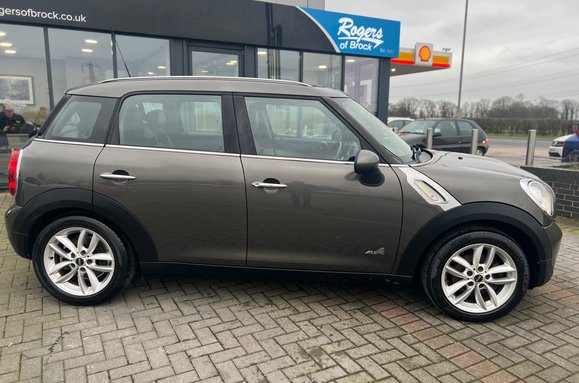 Mini Countryman COOPER D ALL4 HUGE SPEC 6
