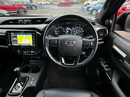 Toyota Hilux 2.8 HI-Luxury Invincible X D-4D 4WD Double Cab Auto 4WD 5dr 18