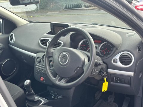 Renault Clio 1.2 TCe Dynamique Euro 4 5dr 8