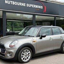 Mini Hatch Cooper 1.5 Petrol Automatic Pepper / Media XL 5 door + SAT NAV + LEATHER