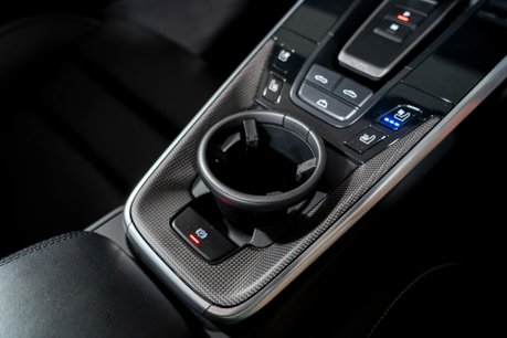 Porsche 911 TURBO S PDK. SPORTS CHRONO. HEATED & VENTILATED SEATS. PCCBS. SPORT EXHAUST 29