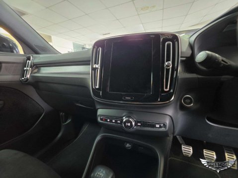 Volvo XC40 1.5 T3 R-Design Euro 6 (s/s) 5dr 34