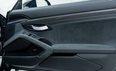 Porsche Cayman GT4 (718) 20