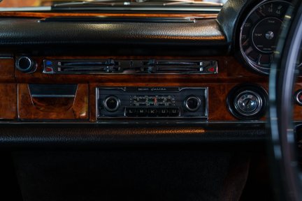 Mercedes-Benz 300 SEL 3.5 11