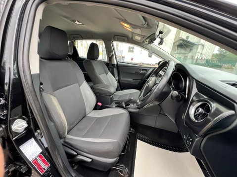 Toyota Auris VVT-I ACTIVE TOURING SPORTS 30