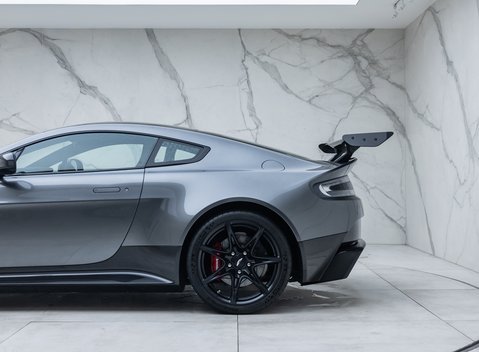Aston Martin Vantage GT8 43