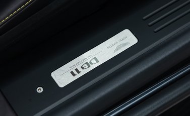 Aston Martin DB11 V8 23