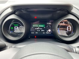 Toyota Yaris 1.5 Yaris Design HEV CVT 5dr 21