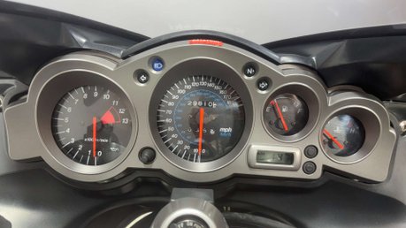Kawasaki ZZR 2004 ONLY 29K FULL LUGGAGE NEW MOT SERVICED BIG CC TOURER 18