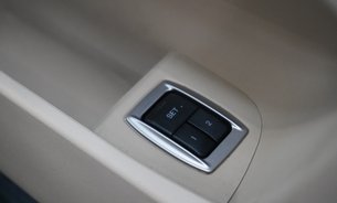 Jaguar XF D V6 PREMIUM LUXURY SPORTBRAKE One Owner Full History Rev Cam  17