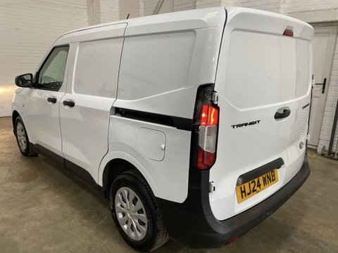 Ford Transit Courier TREND ECOBOOST 9