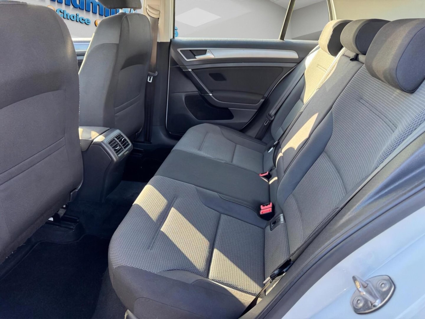 2014 Volkswagen Golf — image 36