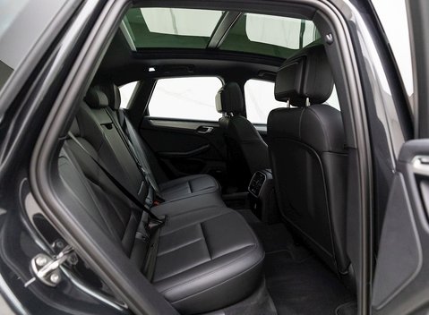 Porsche Macan S 13
