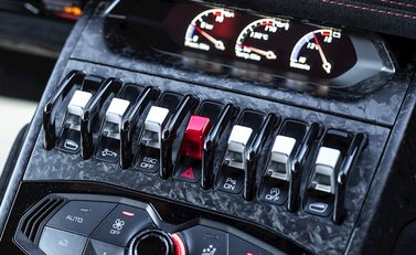 Lamborghini Huracan LP640-4 Performante 16