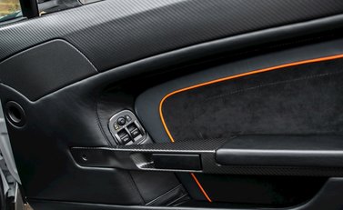 Aston Martin V12 Vantage AMR 19