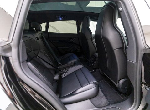 Porsche Taycan 4 Cross Turismo 14